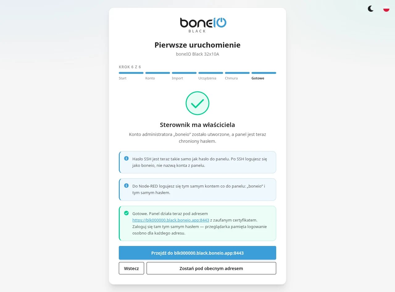 Krok Gotowe po rejestracji w chmurze, z „Przejdź do blk….black.boneio.app:8443” i „Zostań pod obecnym adresem”
